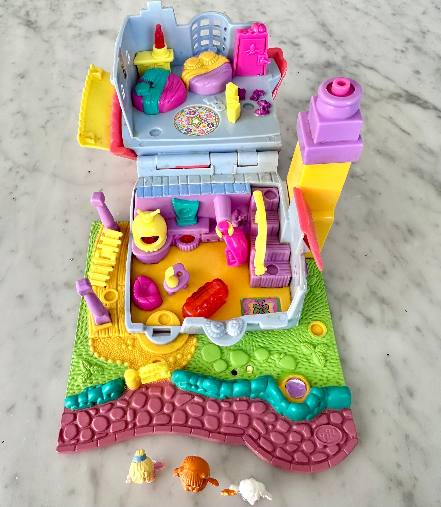 1994 Polly Pocket Light Up Kitty House