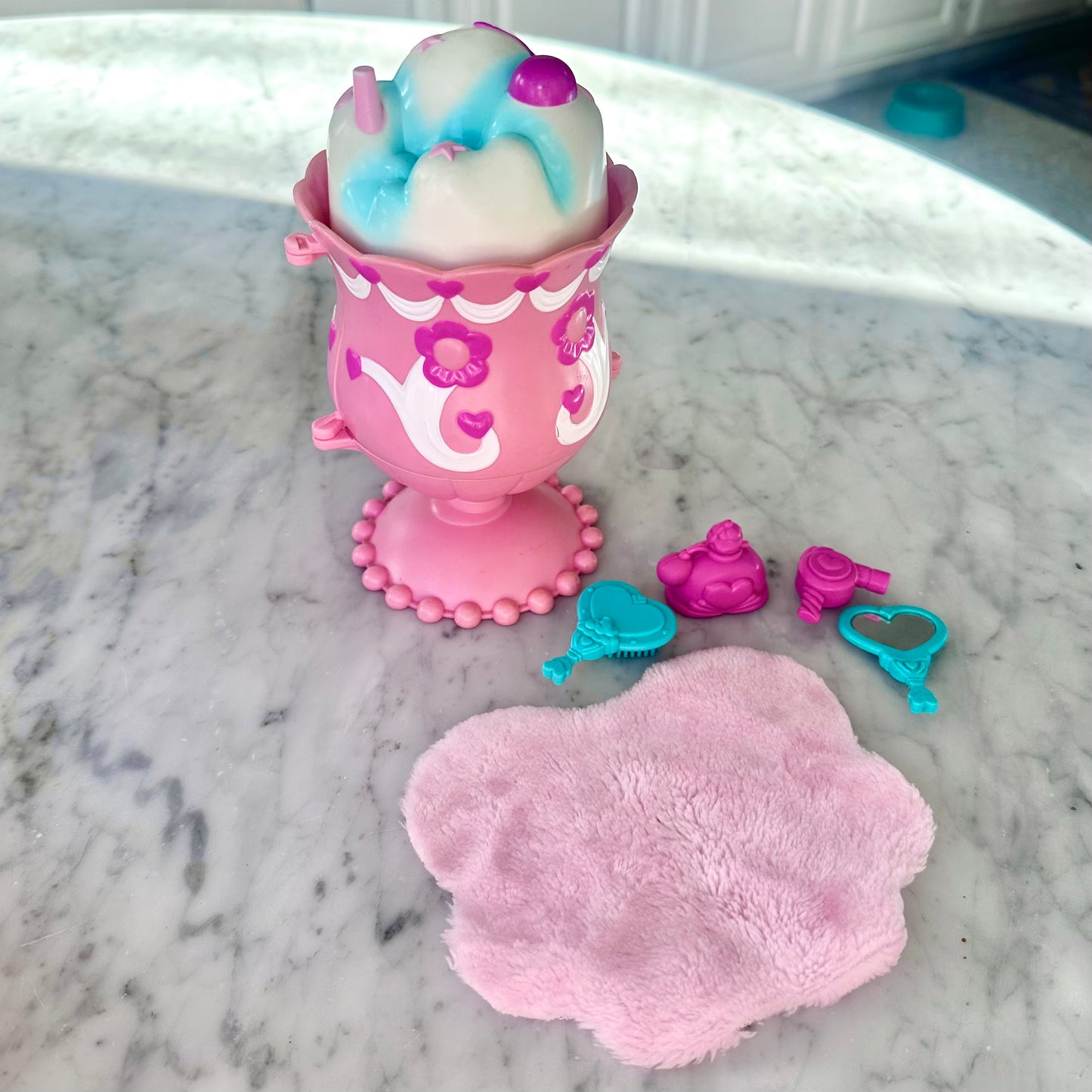 1991 Cupcakes Ice Cream Sundae Vanity