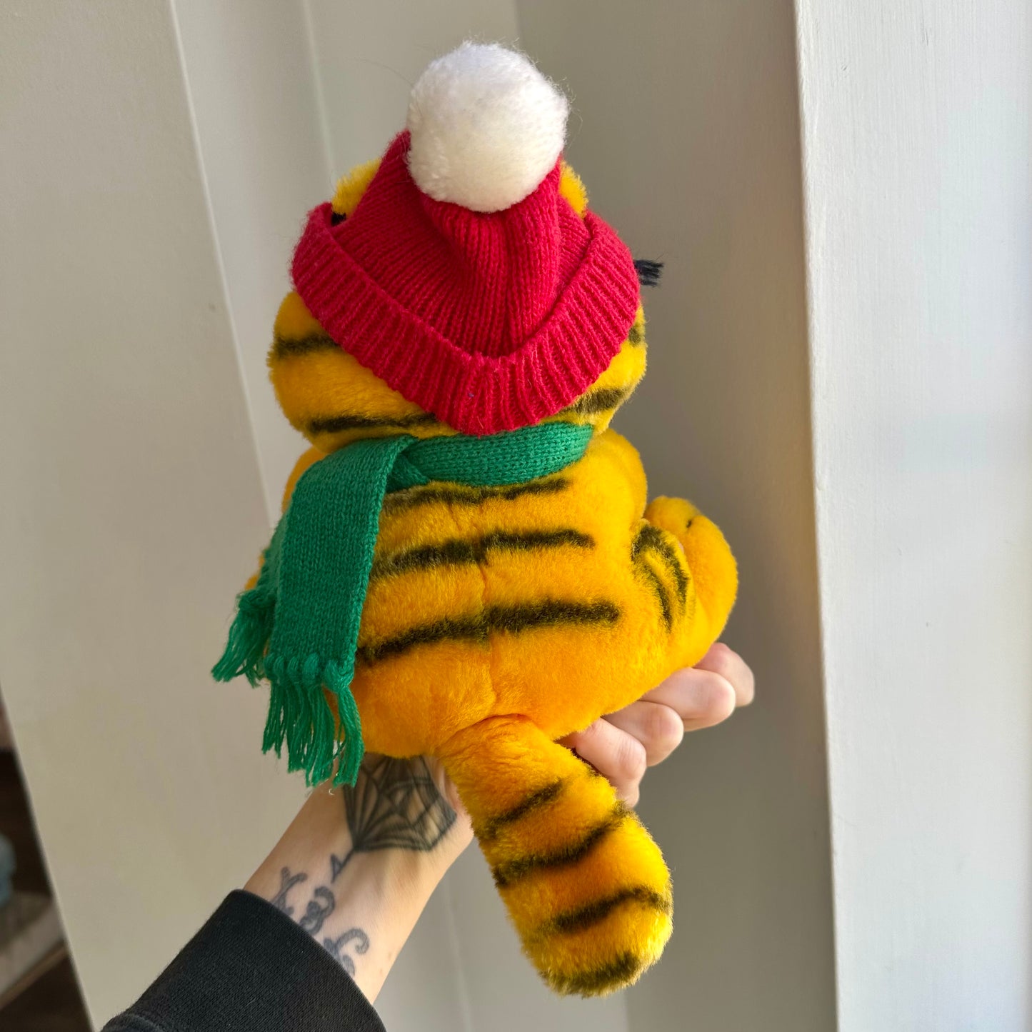 1981 Winter Hat Garfield Plush