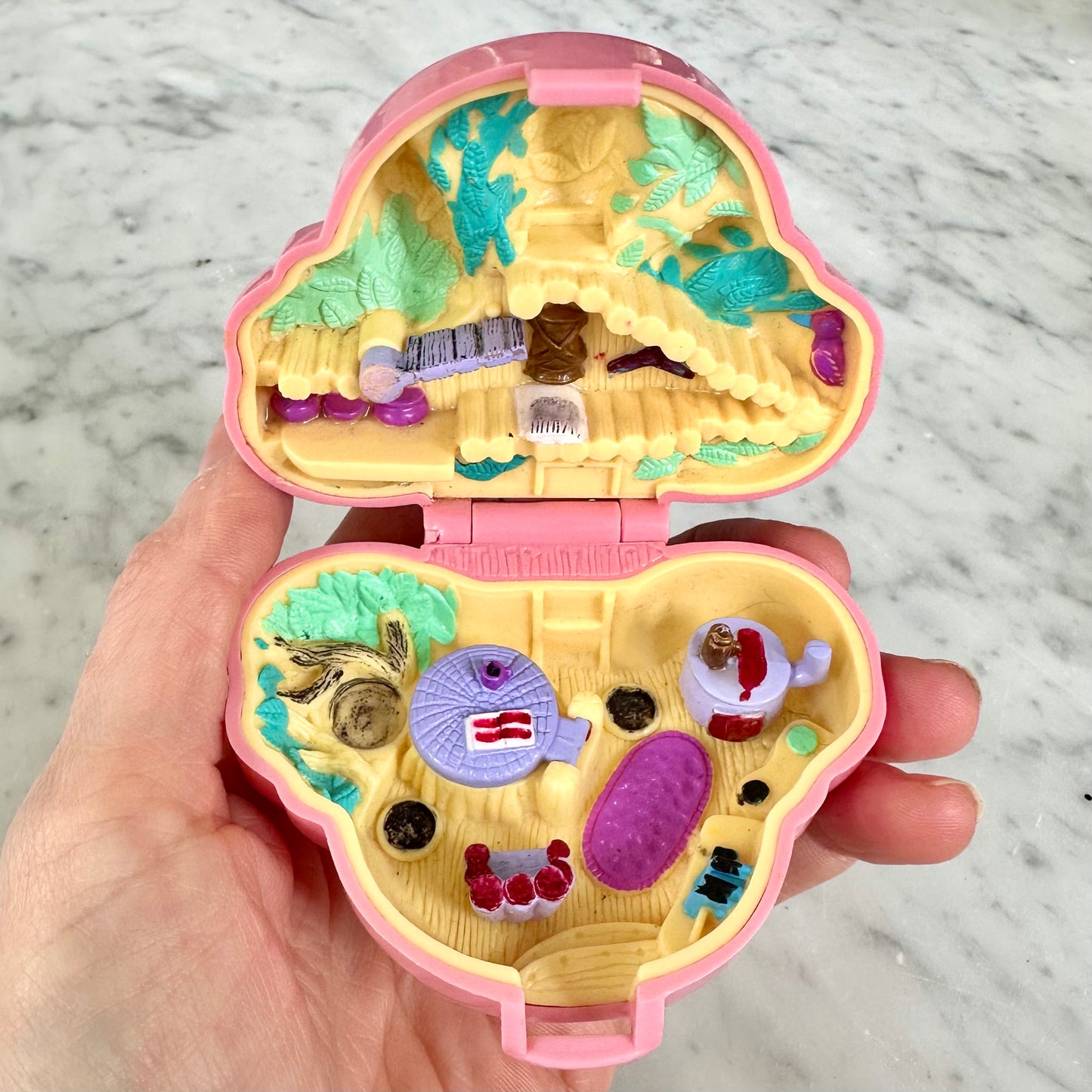 1994 Polly Pocket Cuddly Koala Picnic Compact * Damaged