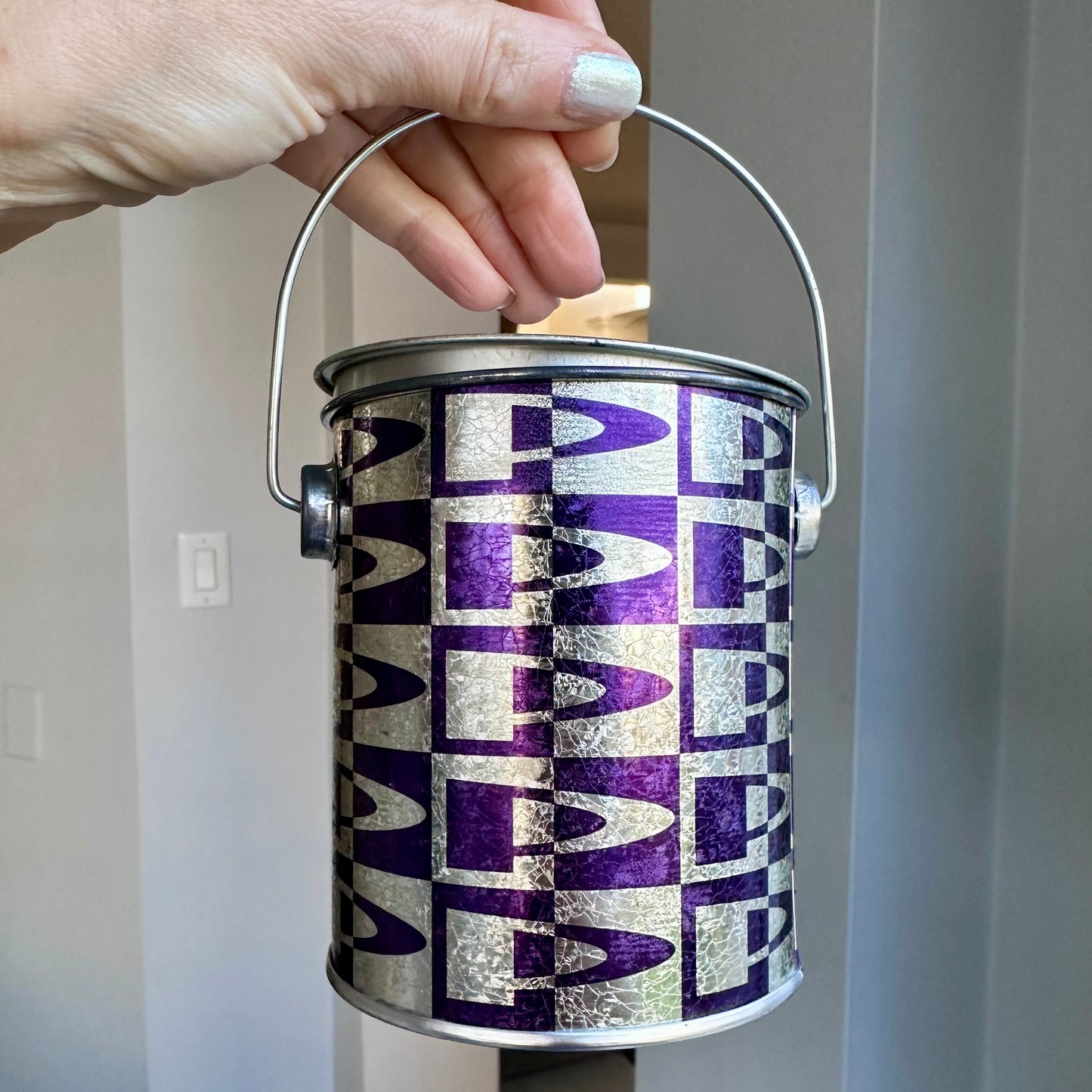 1996 Sanrio Pochacco Tin