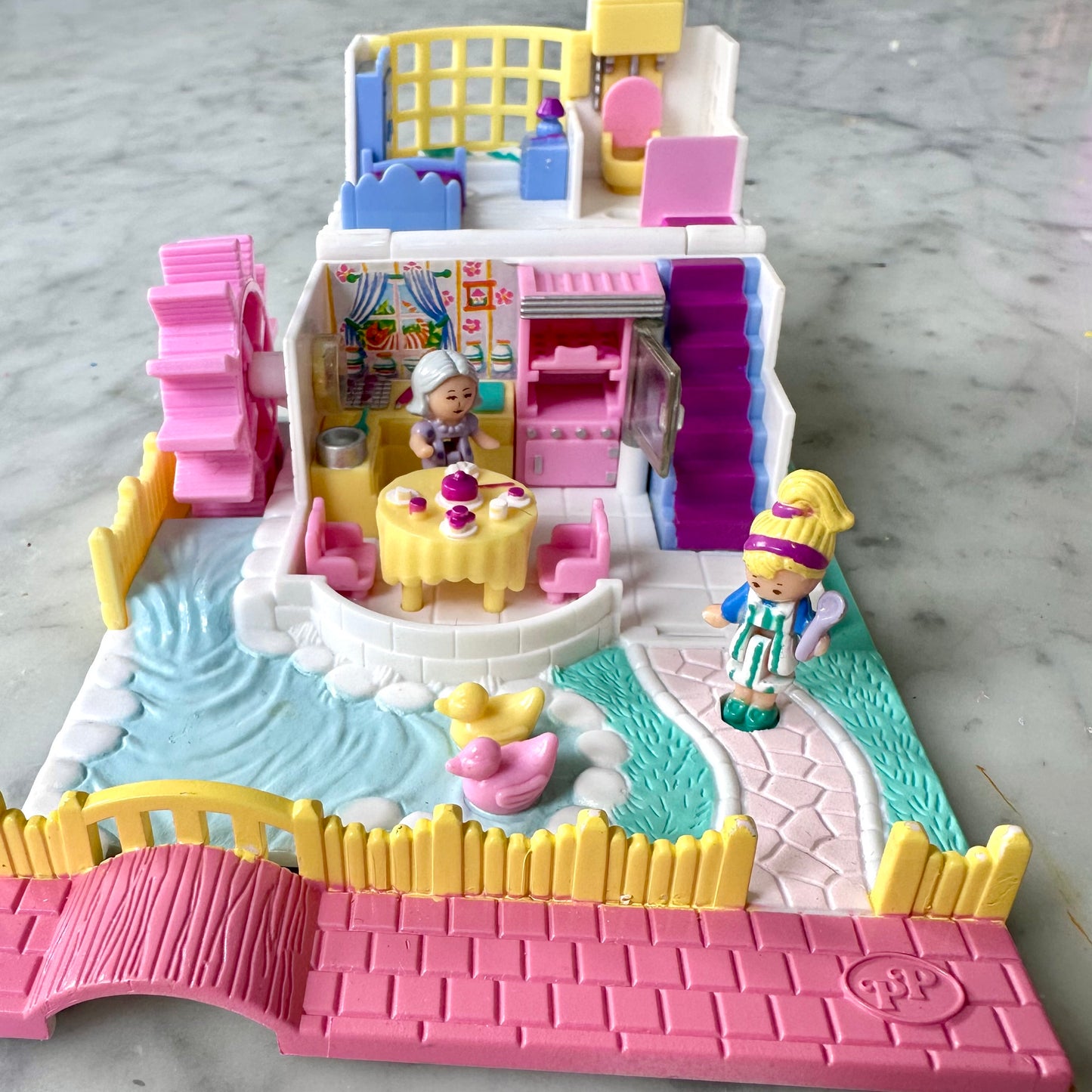 1994 Polly Pocket Grandma’s Cottage 100% Complete