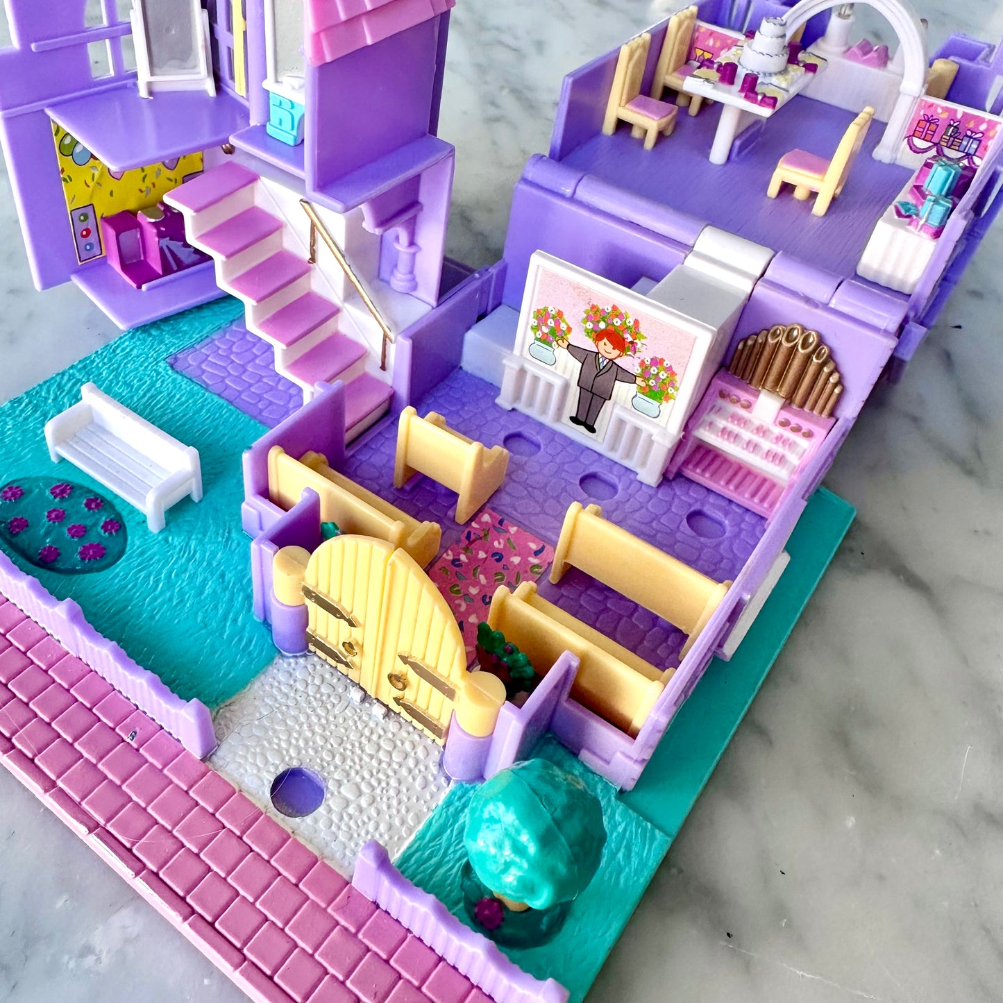 1993 Polly Pocket Pollyville Light Up Wedding Chapel