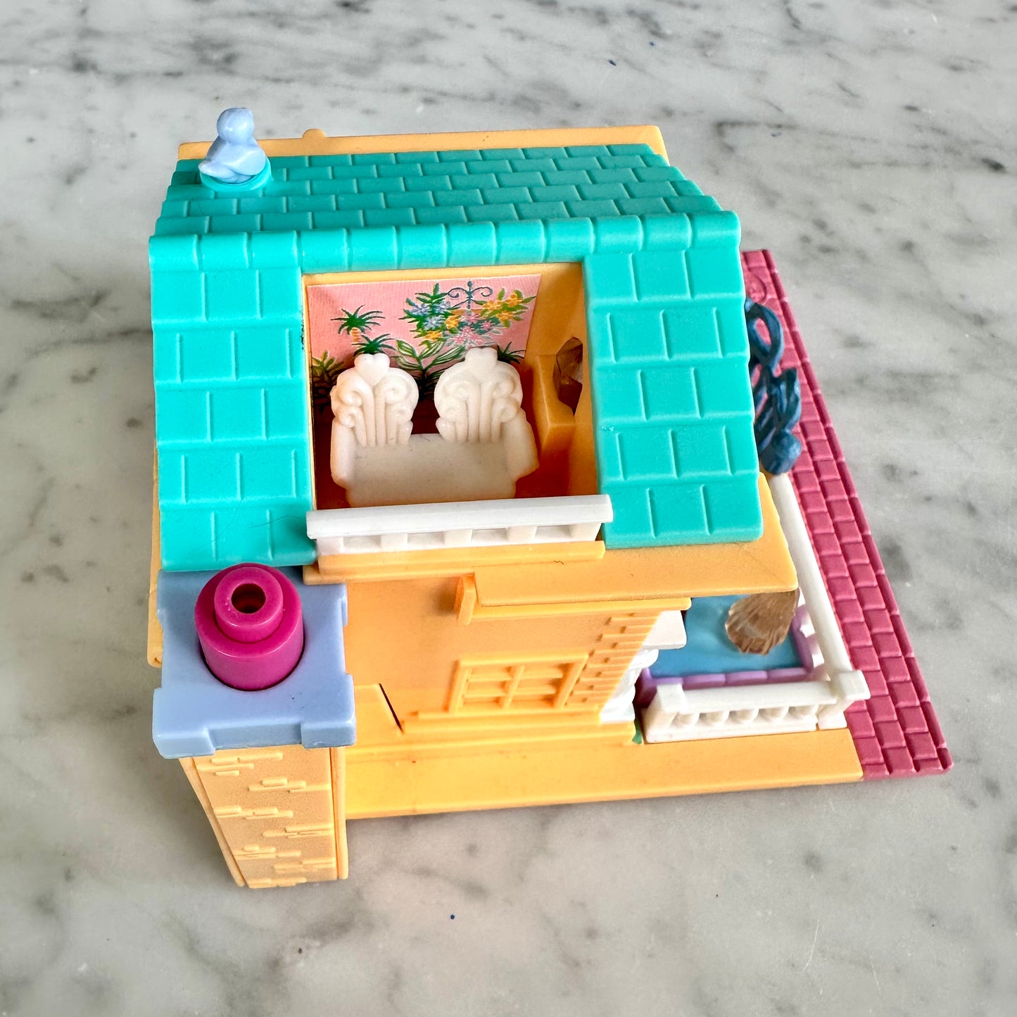 1994 Polly Pocket Light-Up Hotel