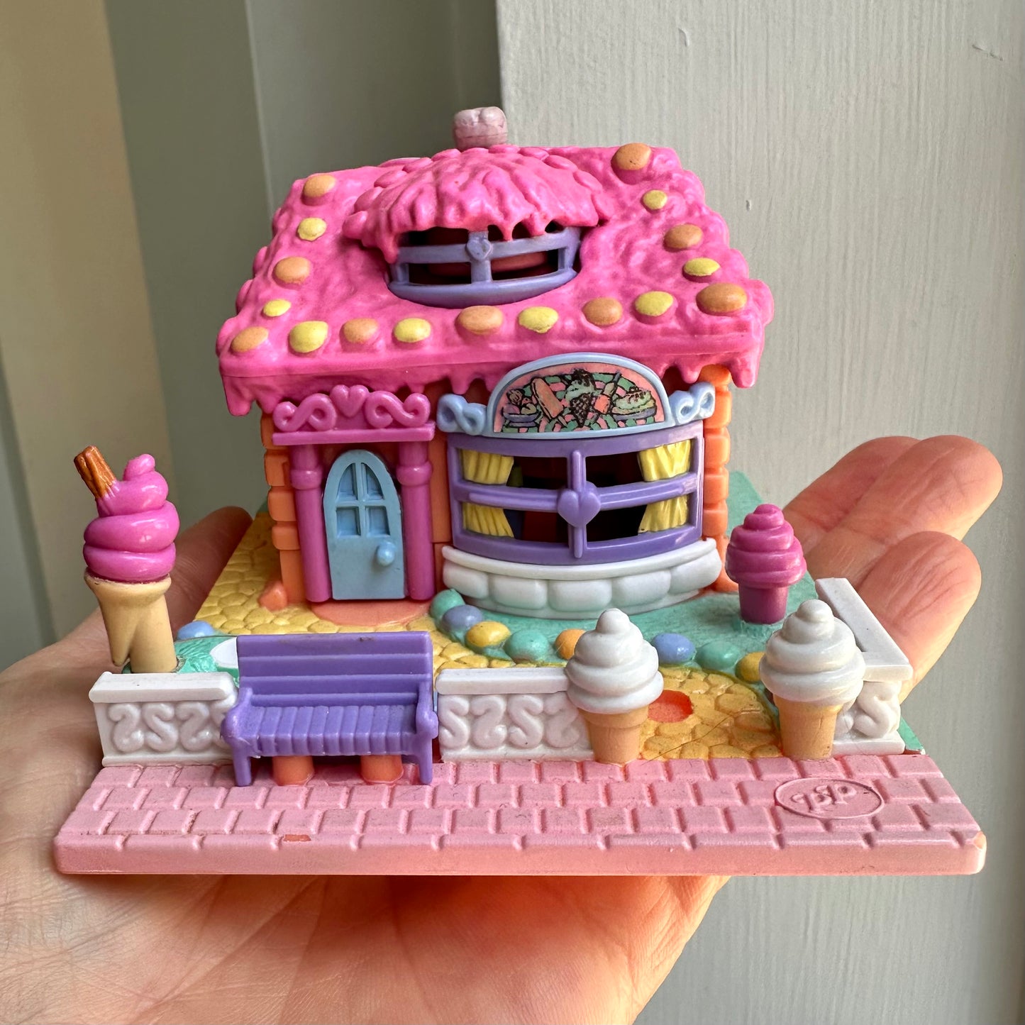 1995 Polly Pocket Ice Cream Parlor Playset *No dolls