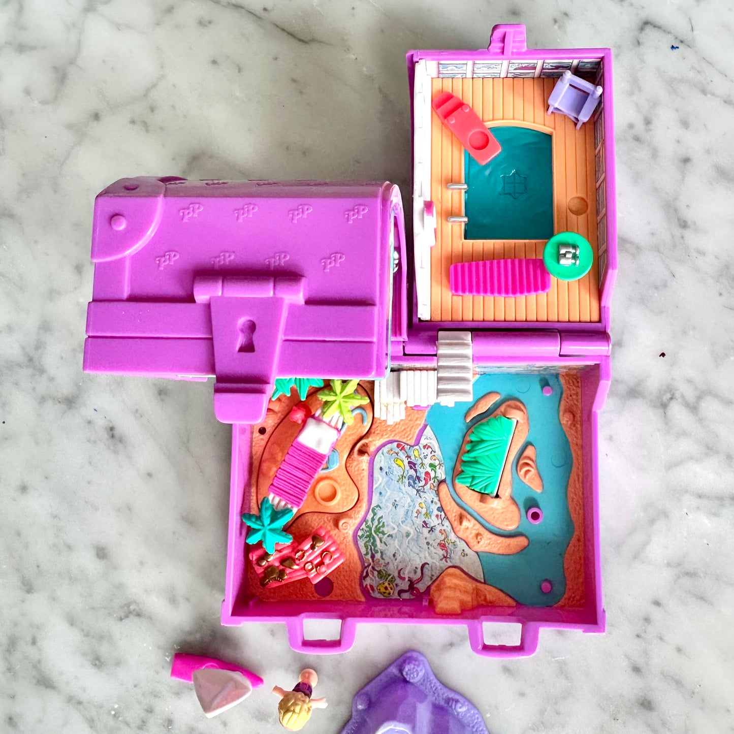 1996 Polly Pocket Surf n’ Swim Island