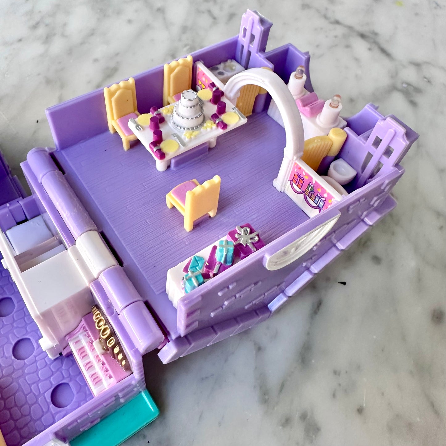 1993 Polly Pocket Pollyville Light Up Wedding Chapel