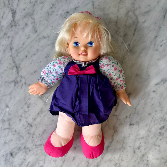 2000 Avon Precious Prayers Doll