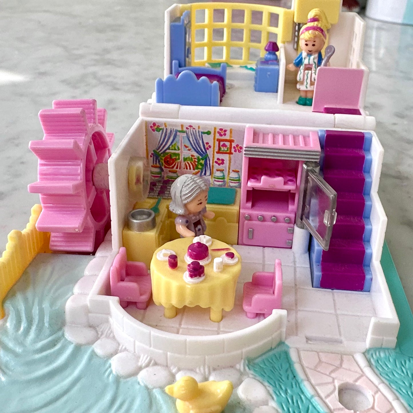 1994 Polly Pocket Grandma’s Cottage Playset