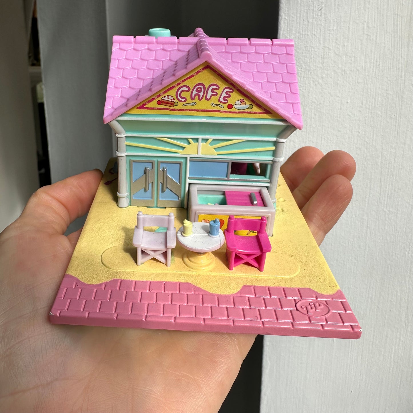 1993 Polly Pocket Beach Cafe