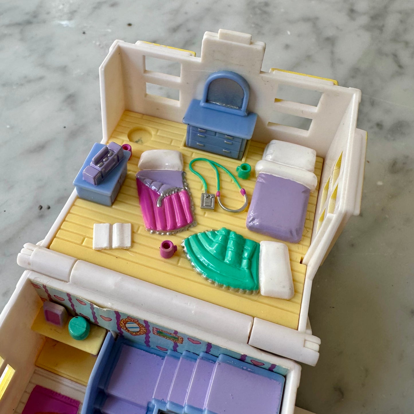 1993 Polly Pocket Cozy Cottage 100% Complete