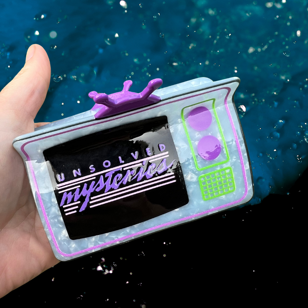 Unsolved Mysteries 4 inch Hair Claw